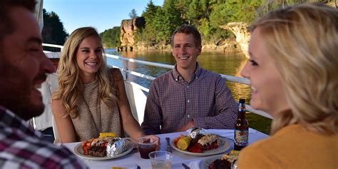 Dells Boat Tours® Sunset Dinner Cruise | WisDells