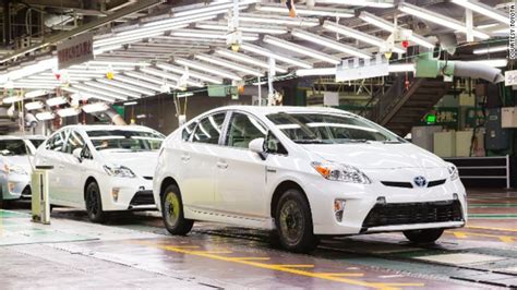 On Toyota Kaikan factory tour, see cars being made in Japan | CNN Travel