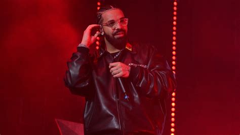 Drake Says He’s Going on Tour in 2023: ‘I Can’t Wait’ | Complex