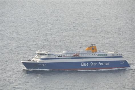 Santorini | Ferry arriving to Santorini - slow ferries take … | Flickr