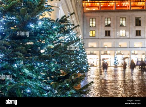 Christmas lights 2016 in Covent Garden, London, England Stock Photo - Alamy