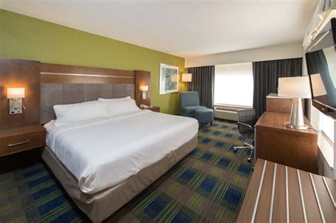 Holiday Inn Express & Suites Clifton Park | Hotel in Clifton Park NY