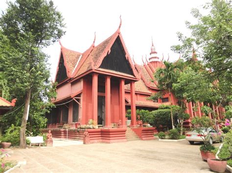 National Museum of Cambodia (Phnom Penh) – B.L.A.S.T. – Live Life to the Fullest ……… Don't Stay Put