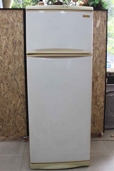 Singer Refrigerator – The Second Hand Store