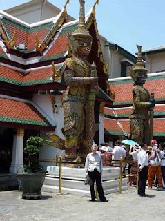 The Intrepid Tourist: BANGKOK, THAILAND: Buddhist Temples, the Flower Market and More, Guest ...