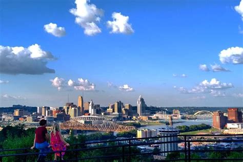 Amazing view of the Cincinnati skyline from Northern Kentucky | Cincinnati skyline, Cincinnati ...