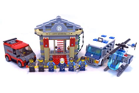 Museum Break-in - LEGO set #60008-1 (Building Sets > City > Police)