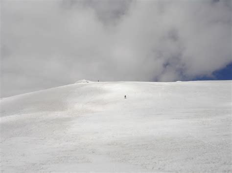 Mazama Glacier Route Mount Adams - Where is Kyle Miller?