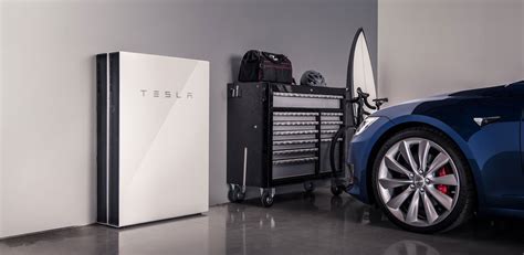 Tesla Powerwall Lifespan: How Long Do They Last? (2023)