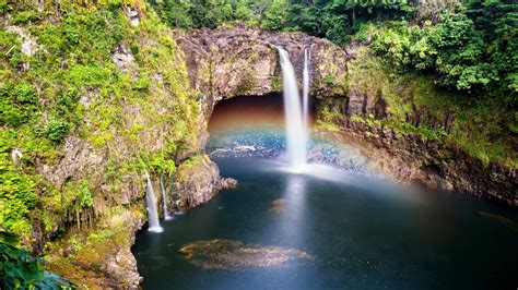 Rainbow Falls, Hawaii - a detailed guide for tourists