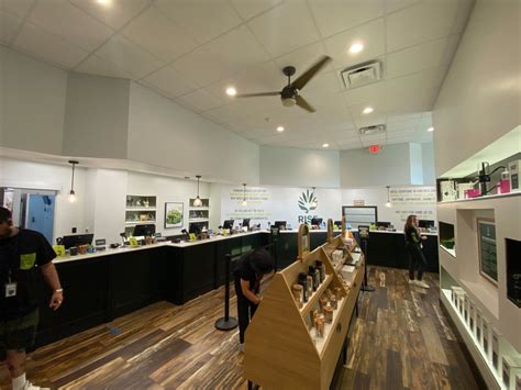 Legal recreational weed hits Md. dispensary shelves - WTOP News