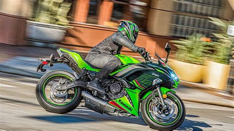 2023 Kawasaki Ninja 650 starts reaching dealerships - BikeWale