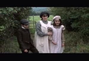 The Railway Children 2000 - DVDBay