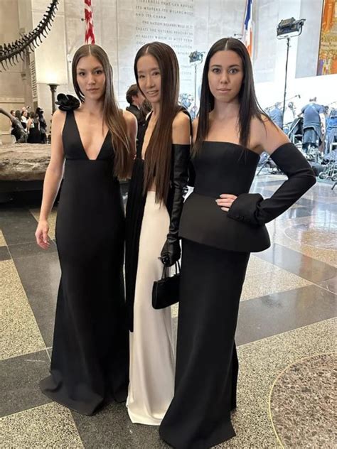 ‘Look like sisters’: Vera Wang stuns at 74 in Christmas photo with daughters | The Courier Mail