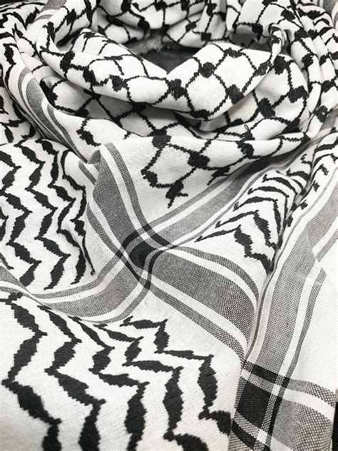 Classic Palestine Black and White Keffiyeh - Full Size