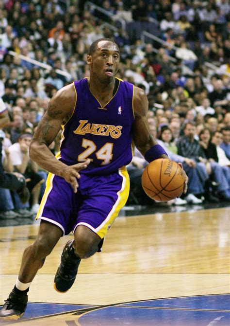 Fichier:Kobe Bryant Drives2.jpg — Wikipédia
