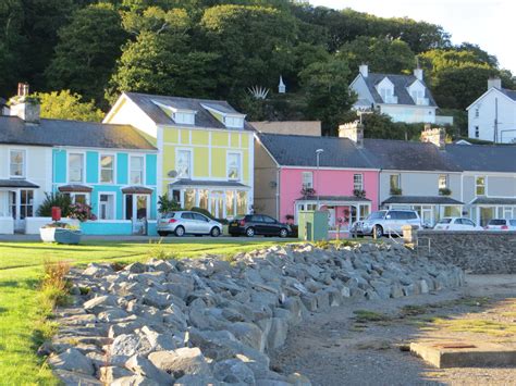 Borth-y-gest North Wales | Cottages in wales, Wales holiday, England travel