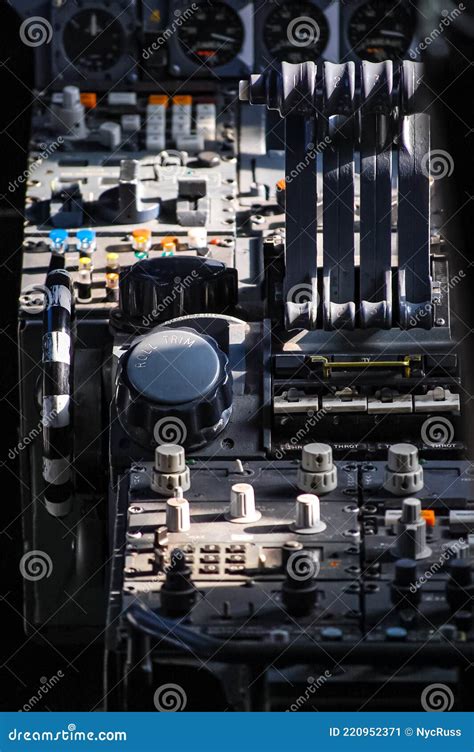 Concorde Cockpit and Instrument Panel of the British Airways Concorde ...