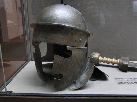 Roman helmet, Imperial type. c. 100CE Looks like a puzzle piece on sides | Römischer helm ...