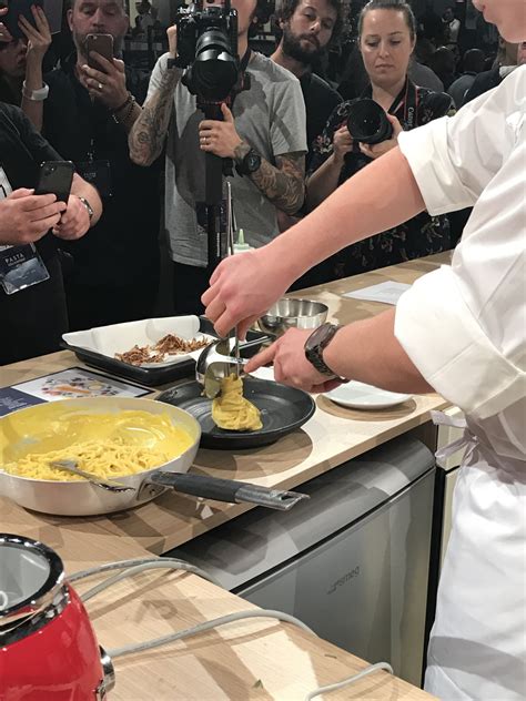 This Is How to Plate Pasta Perfectly Every Time | Food plating techniques, Pasta, Food photo