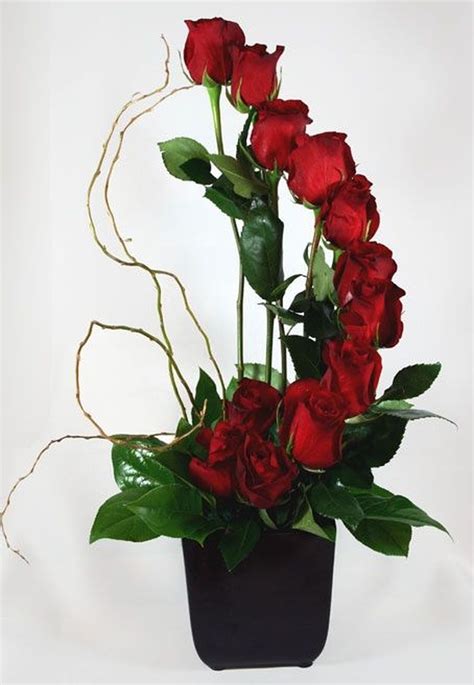 50 Lovely Rose Arrangement Ideas For Valentines Day - PIMPHOMEE