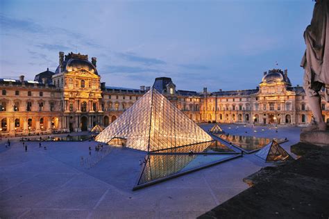 Pyramide du Louvre de Ieoh Ming Pei : hommage à l’architecte