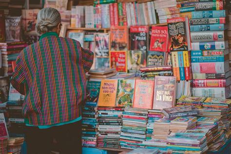 Berita Toko Buku Bekas Di Jakarta Temukan Buku Langka Dan Murah - Riset