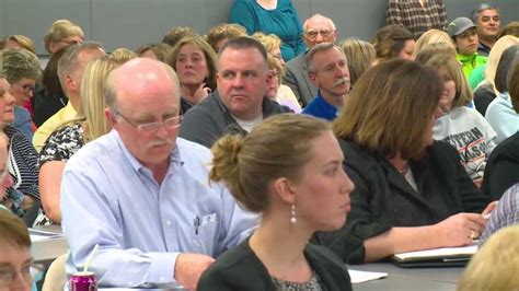 West Des Moines school board votes on hefty budget cuts