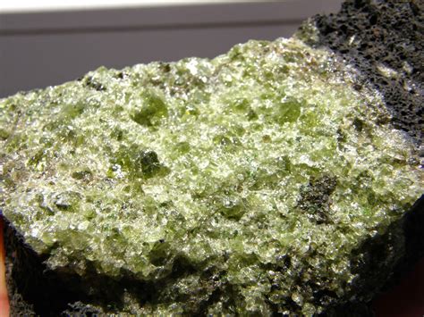 Geoaprendo: Olivino (Olivine) - Mineral