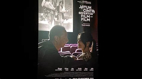 Jatuh Cinta Seperti di Film-film: Film Hitam Putih Romantis yang Tayang November - Seleb Tempo.co