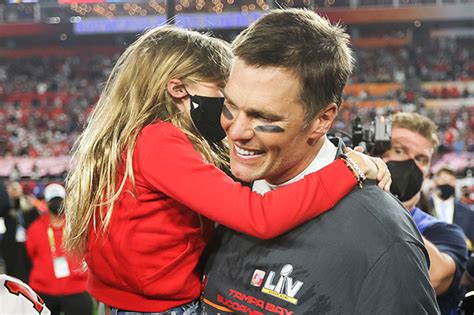 Tom Brady’s Kids At Super Bowl 2021: Photos & Videos Of The Family – Hollywood Life