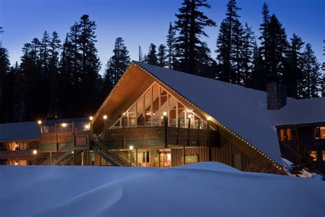 Mammoth Mountain Inn offers slope-side skiing - Family Travel Channel