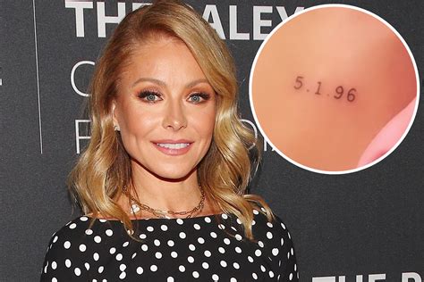 Kelly Ripa gets tattoo of wedding date with Mark Consuelos