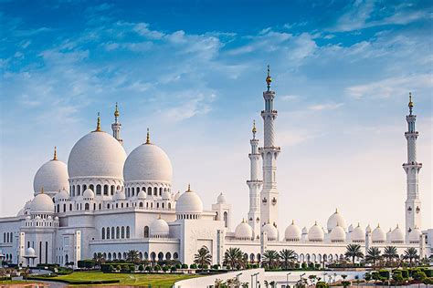 Sheik Zayed Grand Mosque in Abu Dhabi | abu dhabi mosque