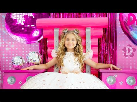 Diana and Roma Happy Birthday Song (Official Music Video) - Videos For Kids