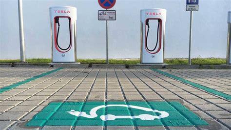 Flaw In Tesla Superchargers In Europe Allows Competing Brands To Charge ...