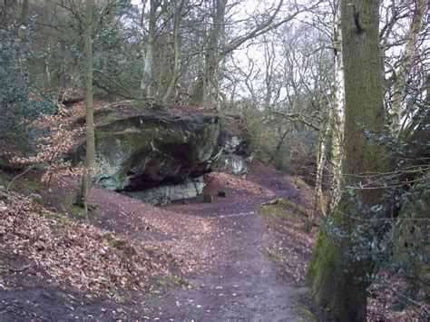 A walk along the edge at Alderley Edge © Douglas Cumming :: Geograph Britain and Ireland