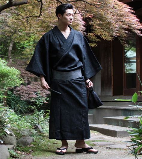 Kimono japonés para hombre | Traditional kimono, Male kimono, Japanese ...