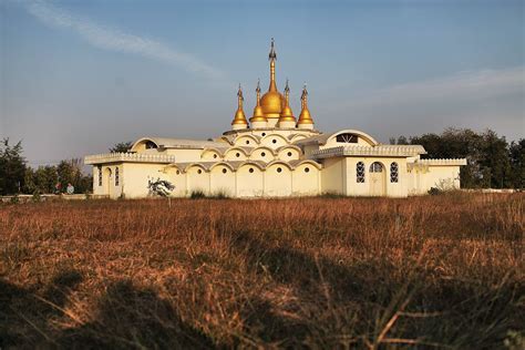 15 Top Vipassana Meditation Centers in India