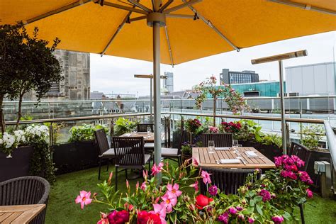 The 14 Best Rooftop Bars in Leeds | Skiddle