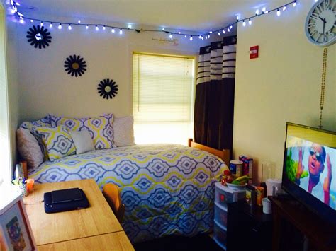 Single dorm room | Single dorm room, College dorm room decor, Dorm room designs