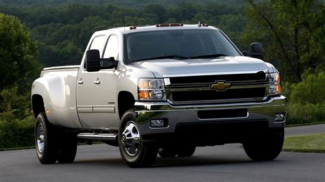 Download Car Silver Car Vehicle Chevrolet Silverado HD Wallpaper