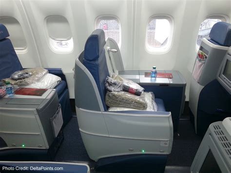 Delta 767-300 new business class seats - Delta Points blog review (3 ...