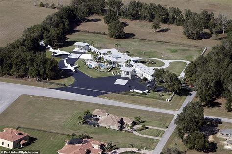 Mansion with its own RUNWAY and John Travolta as a neighbor goes on sale for $10.5m | Daily Mail ...