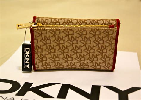 women2u.beautique: DKNY: Medium Carryall Women's Wallet