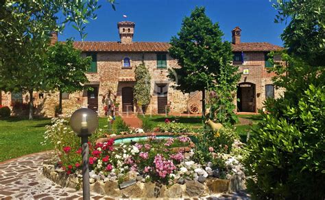 Italian road trip to find a stone farmhouse - Italy Property Guides