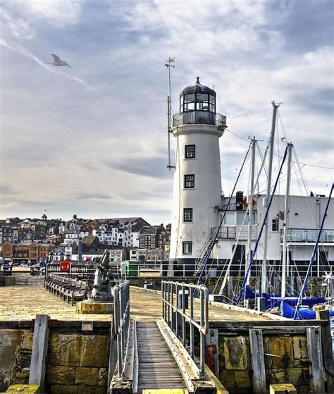 Scarborough Lighthouse by harrywatson | ePHOTOzine