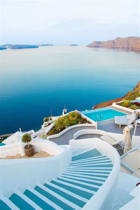 The Best Honeymoon Hotels in Santorini: 2024 Guide | サントリーニ島, サントリーニ, 街並み