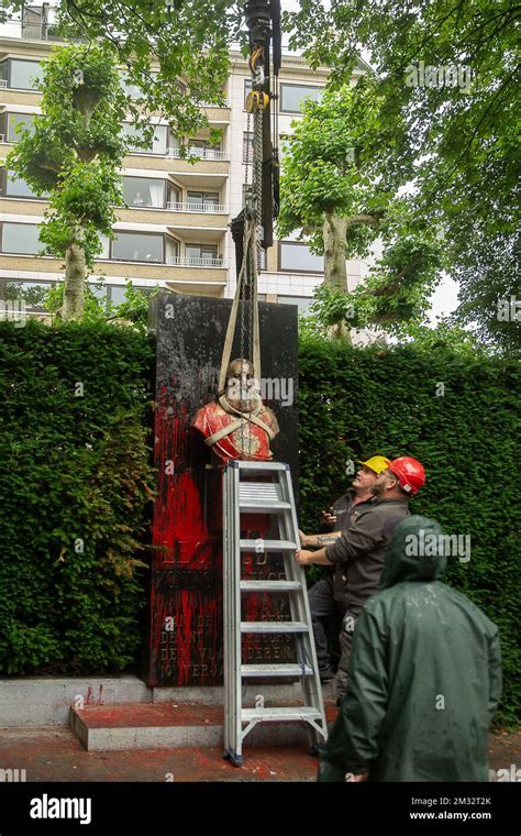 Statue of king leopold ii hi-res stock photography and images - Alamy