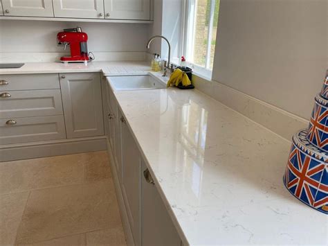 Carrara Quartz Worktop - Toucanstone